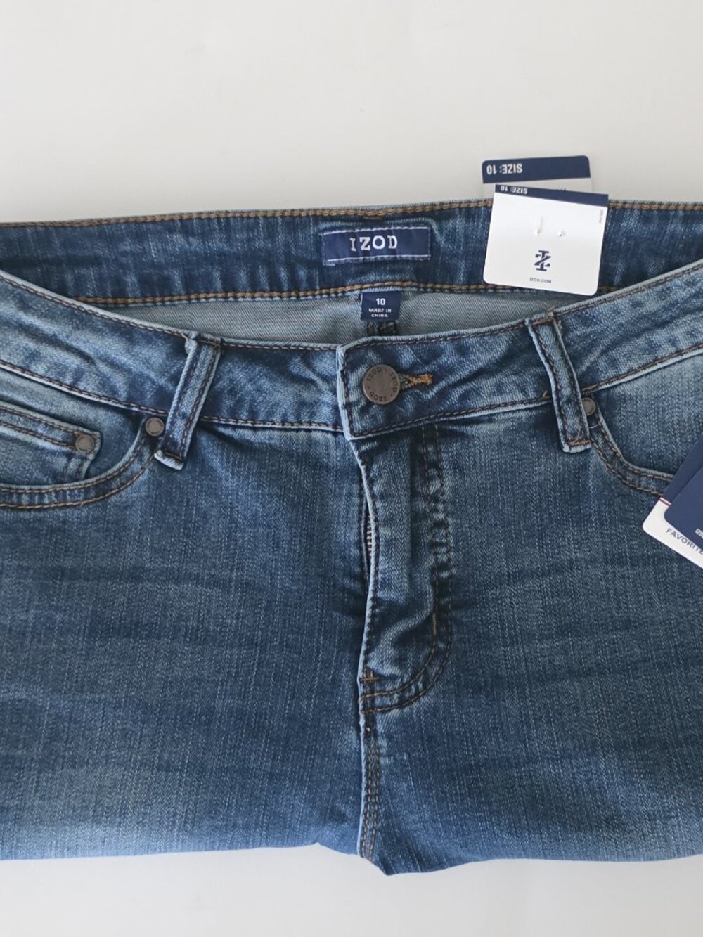 IZOD Jeans Women's Blue Medium Wash Core-Slimming Jeans Size 10 NWT